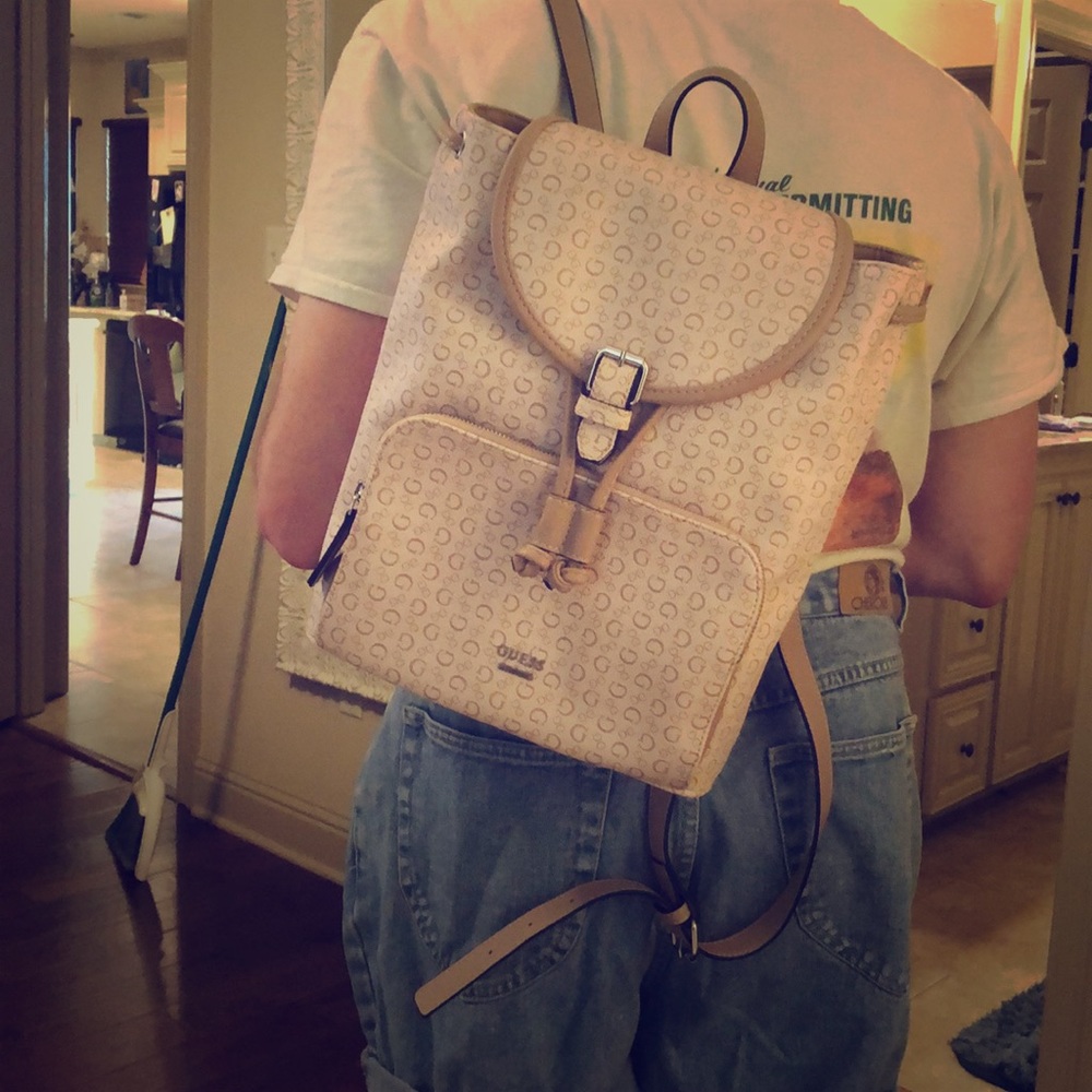 Guess light rose backpack
